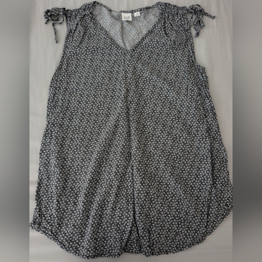 Gap Sleeveless Maternity Top